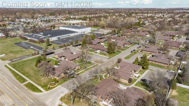 2671 Roundtree Drive Roundtree Drive 4, Troy, MI 48083