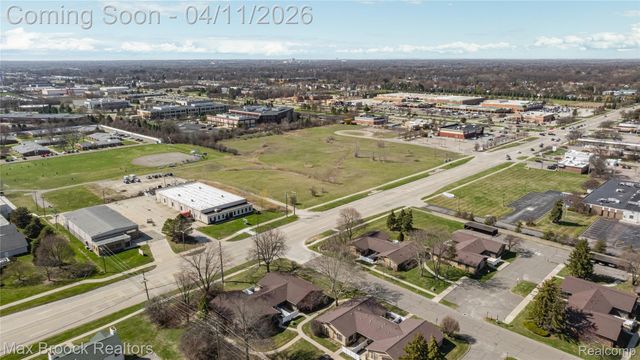 2671 Roundtree Drive Roundtree Drive 4, Troy, MI 48083