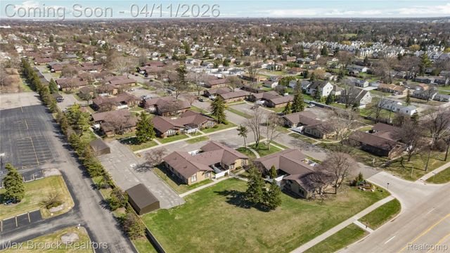2671 Roundtree Drive Roundtree Drive 4, Troy, MI 48083