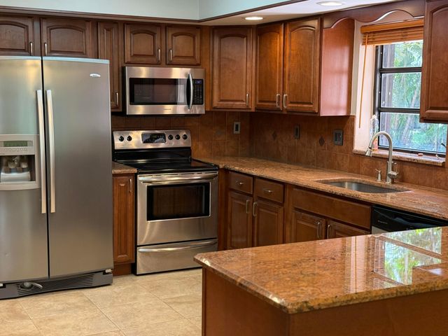 337 Knob Hill Boulevard, Boca Raton, FL 33431