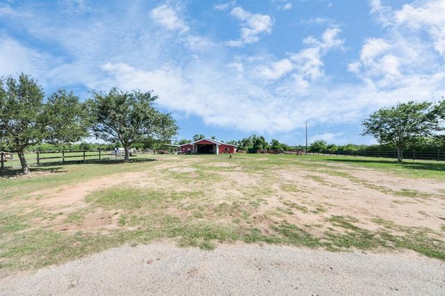 17725 Cochran Road, Hempstead, TX 77445