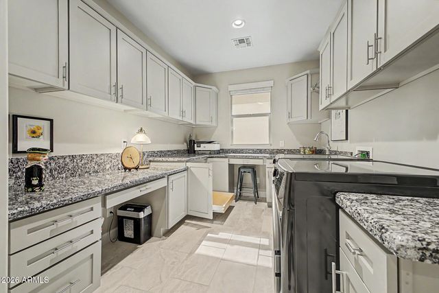 13175 W LONE TREE Trail, Peoria, AZ 85383