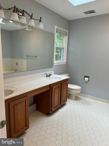 12859 VALLEYWOOD DR, Woodbridge, VA 22192