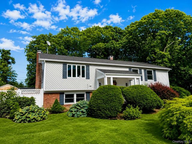 27 Wedgewood Drive, Coram, NY 11727