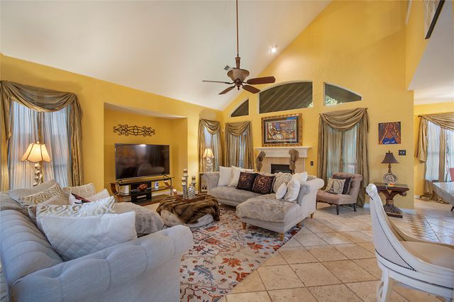663 E Sandra Lane, Grand Prairie, TX 75052