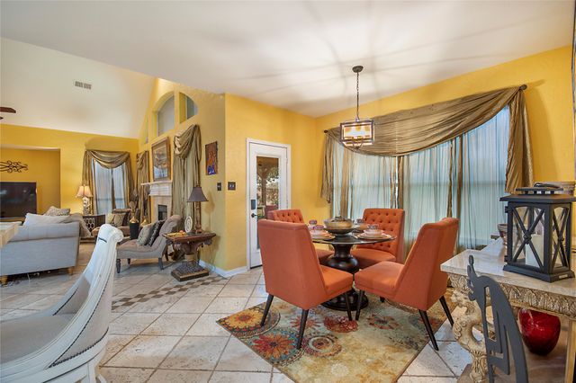 663 E Sandra Lane, Grand Prairie, TX 75052