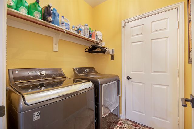 663 E Sandra Lane, Grand Prairie, TX 75052
