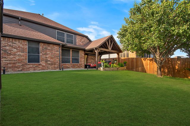 663 E Sandra Lane, Grand Prairie, TX 75052