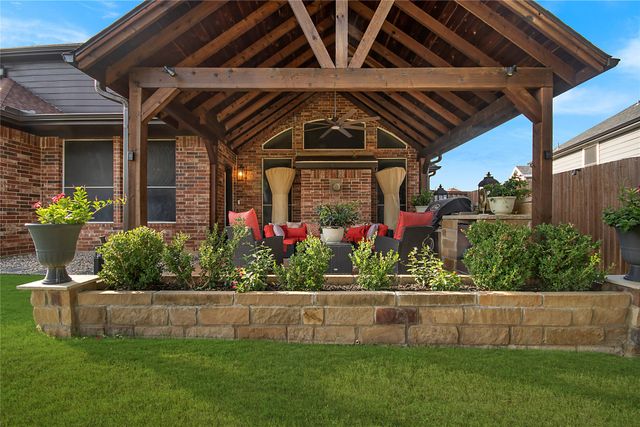 663 E Sandra Lane, Grand Prairie, TX 75052
