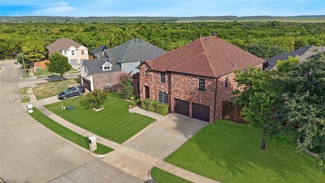 663 E Sandra Lane, Grand Prairie, TX 75052