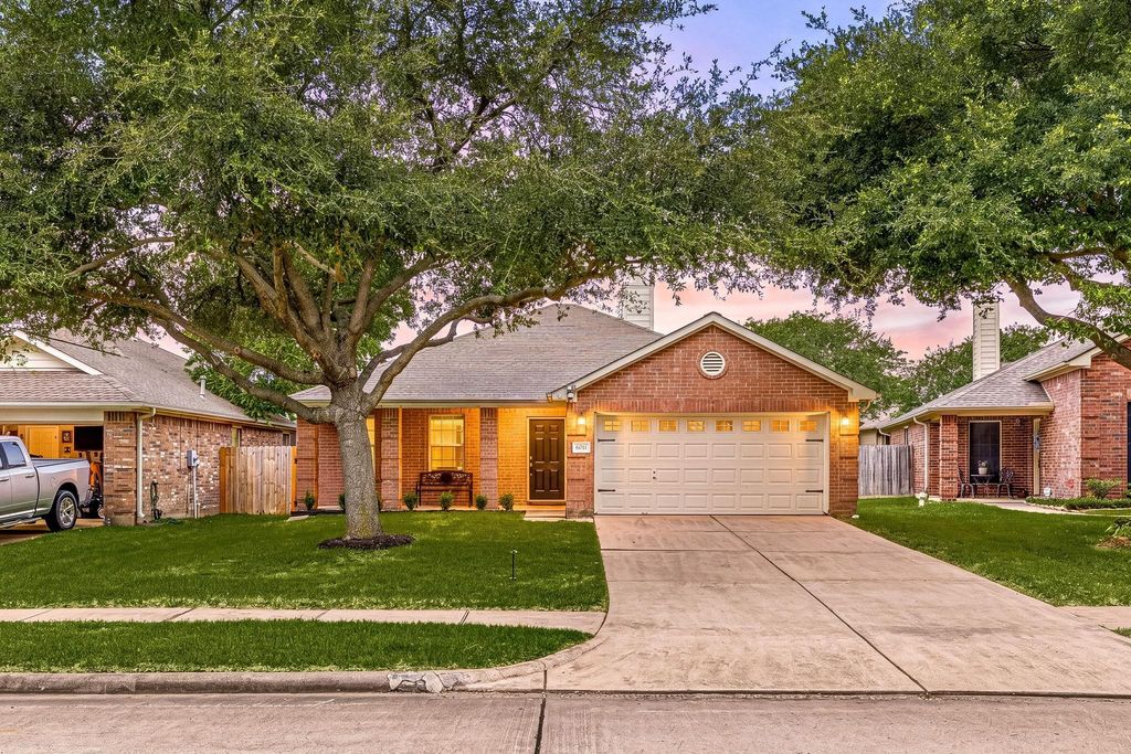 6011 Minard Drive, Katy, TX 77449