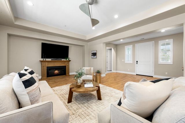 5121 Ridgevine Way, Fair Oaks, CA 95628