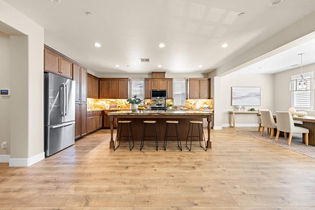 5121 Ridgevine Way, Fair Oaks, CA 95628