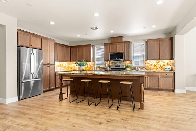 5121 Ridgevine Way, Fair Oaks, CA 95628