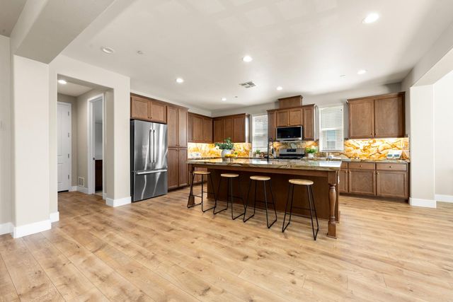 5121 Ridgevine Way, Fair Oaks, CA 95628