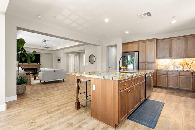 5121 Ridgevine Way, Fair Oaks, CA 95628