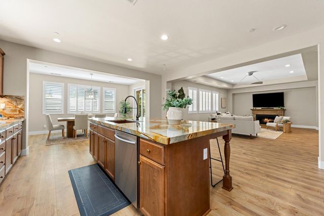 5121 Ridgevine Way, Fair Oaks, CA 95628