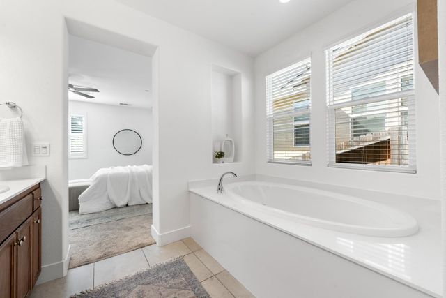 5121 Ridgevine Way, Fair Oaks, CA 95628