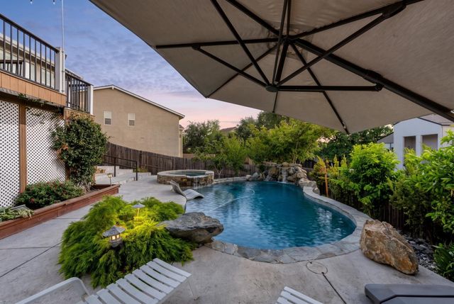 5121 Ridgevine Way, Fair Oaks, CA 95628