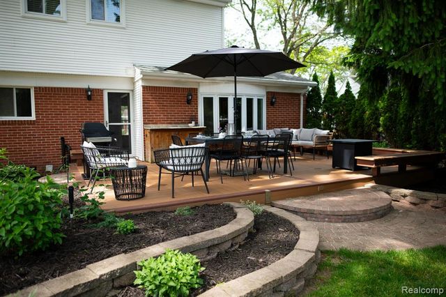 14922 Robinwood Drive, Plymouth, MI 48170