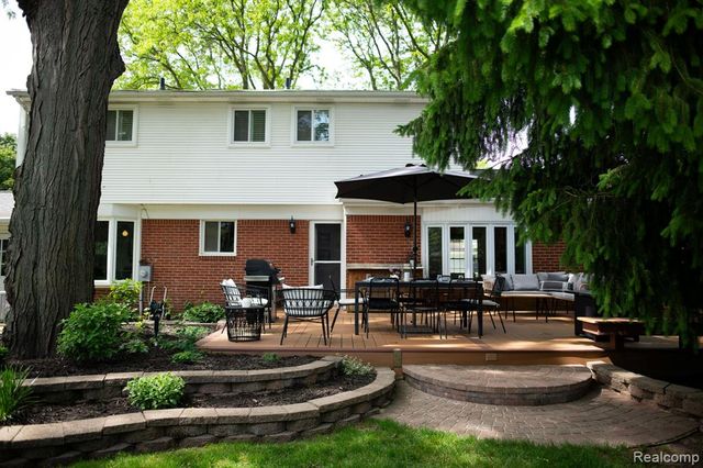 14922 Robinwood Drive, Plymouth, MI 48170