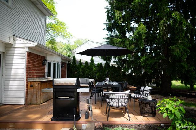 14922 Robinwood Drive, Plymouth, MI 48170