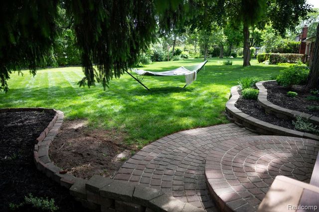 14922 Robinwood Drive, Plymouth, MI 48170