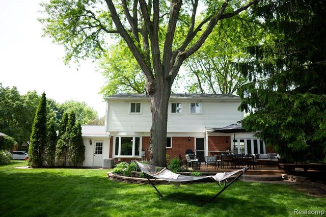 14922 Robinwood Drive, Plymouth, MI 48170