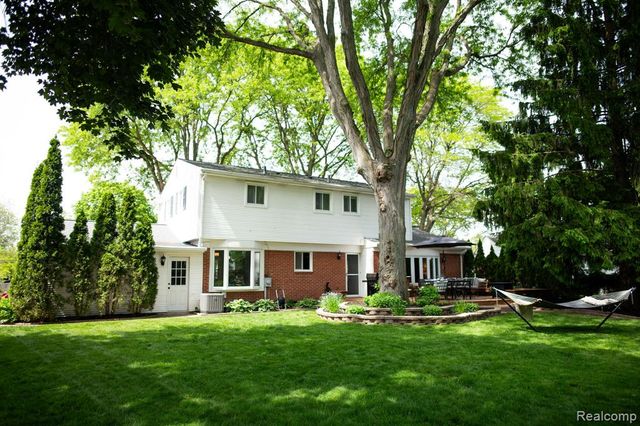 14922 Robinwood Drive, Plymouth, MI 48170