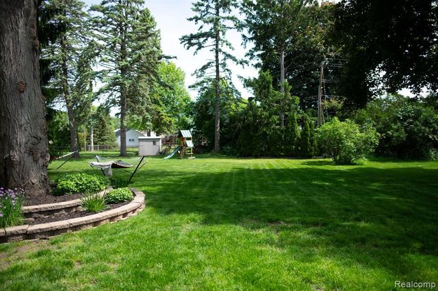 14922 Robinwood Drive, Plymouth, MI 48170