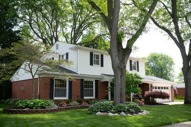 14922 Robinwood Drive, Plymouth, MI 48170