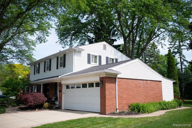 14922 Robinwood Drive, Plymouth, MI 48170