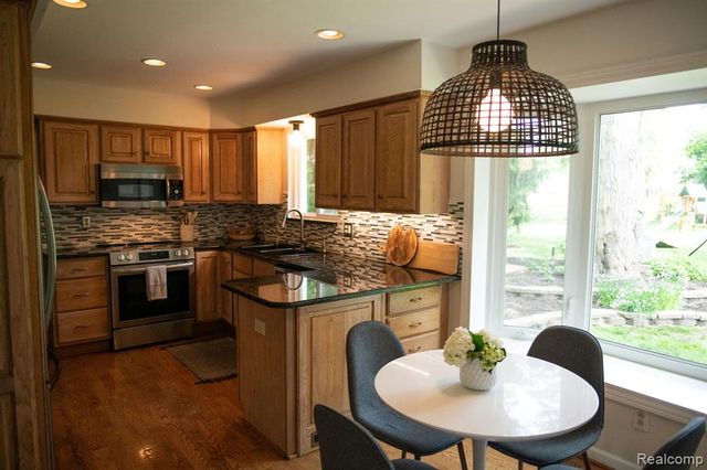 14922 Robinwood Drive, Plymouth, MI 48170