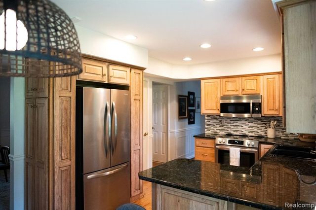 14922 Robinwood Drive, Plymouth, MI 48170