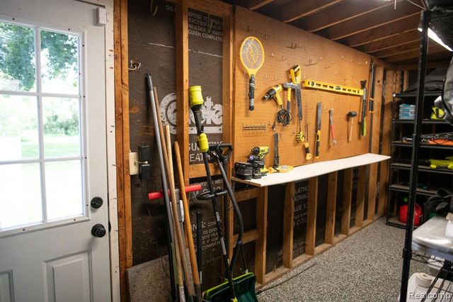 14922 Robinwood Drive, Plymouth, MI 48170