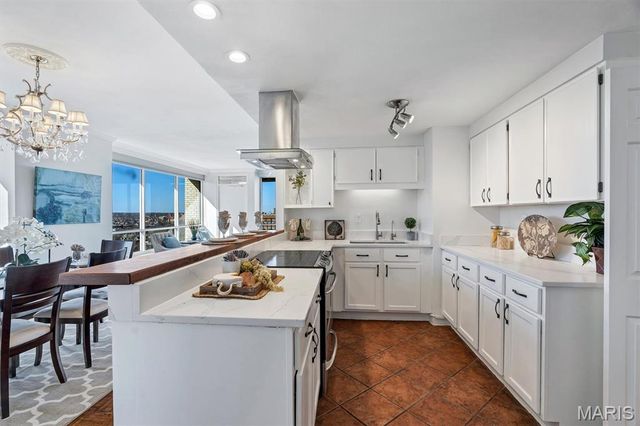 4501 Lindell Boulevard 11A, St Louis, MO 63108