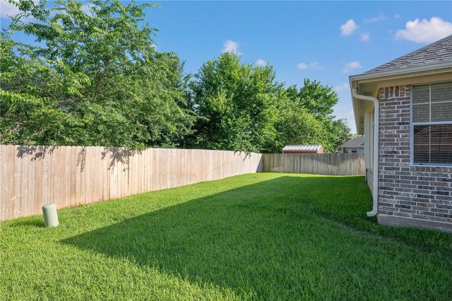 8442 Lauren Drive, College Station, TX 77845