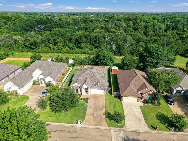 8442 Lauren Drive, College Station, TX 77845