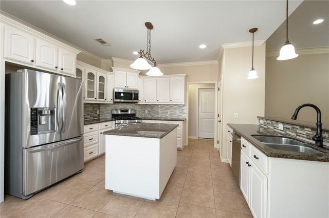8442 Lauren Drive, College Station, TX 77845