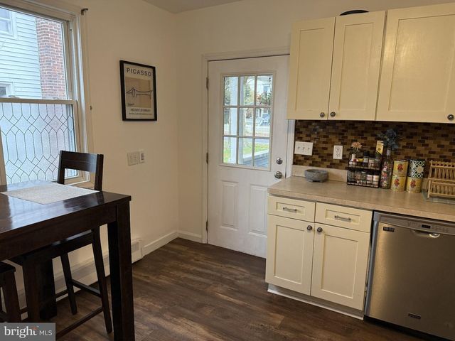 666 E BAY AVE, Barnegat, NJ 08005