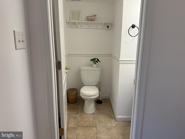 666 E BAY AVE, Barnegat, NJ 08005
