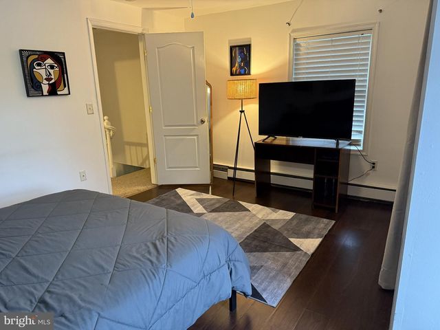 666 E BAY AVE, Barnegat, NJ 08005