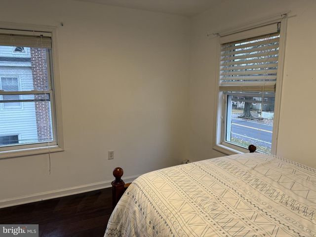 666 E BAY AVE, Barnegat, NJ 08005