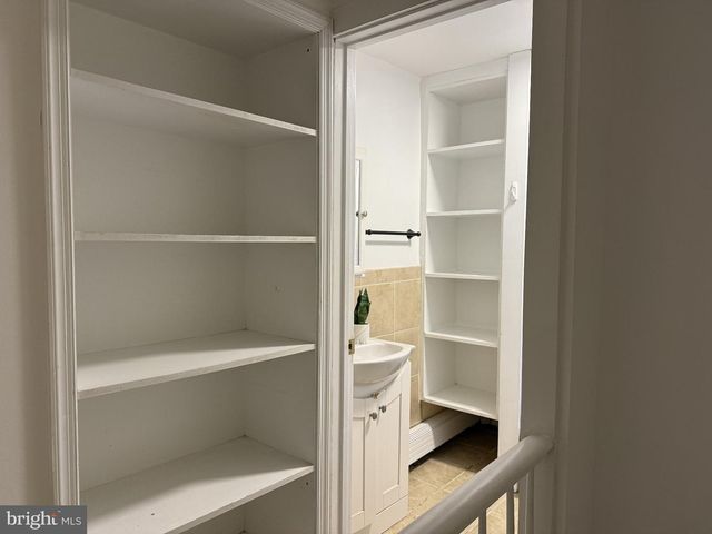 666 E BAY AVE, Barnegat, NJ 08005