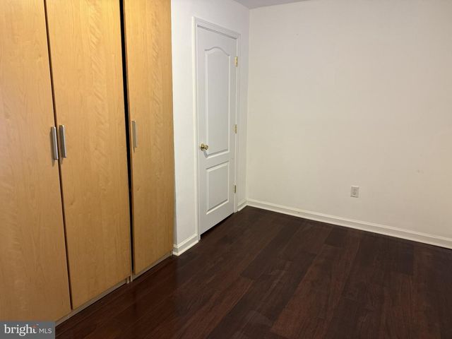 666 E BAY AVE, Barnegat, NJ 08005