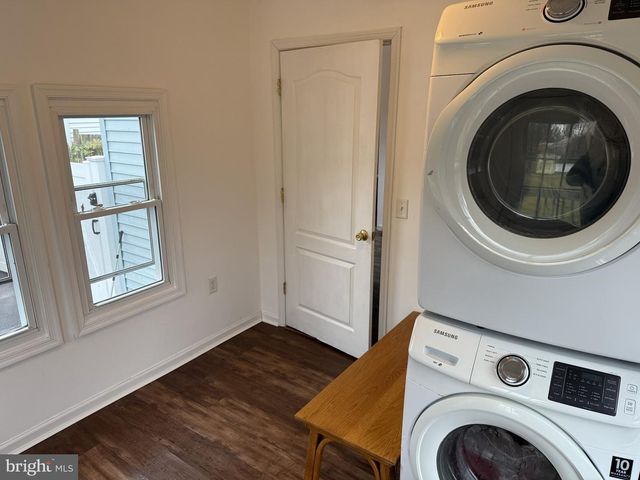 666 E BAY AVE, Barnegat, NJ 08005