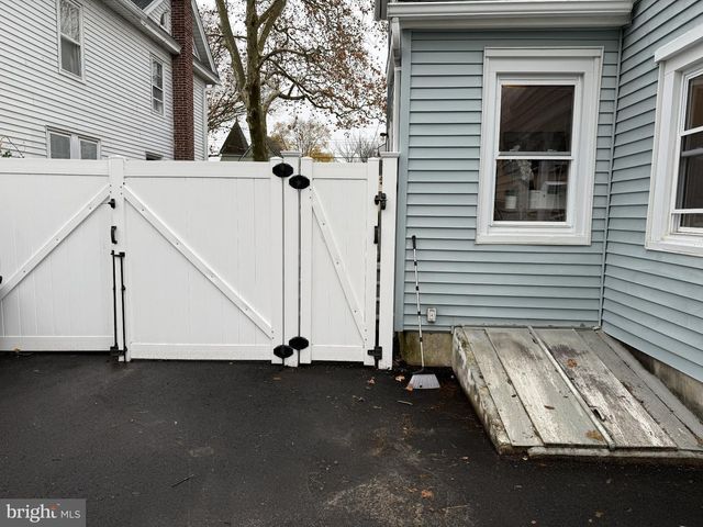 666 E BAY AVE, Barnegat, NJ 08005