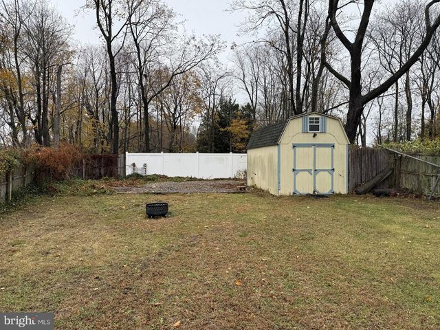 666 E BAY AVE, Barnegat, NJ 08005