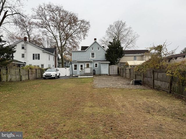 666 E BAY AVE, Barnegat, NJ 08005