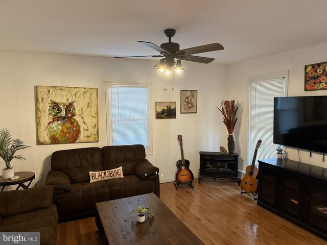 666 E BAY AVE, Barnegat, NJ 08005